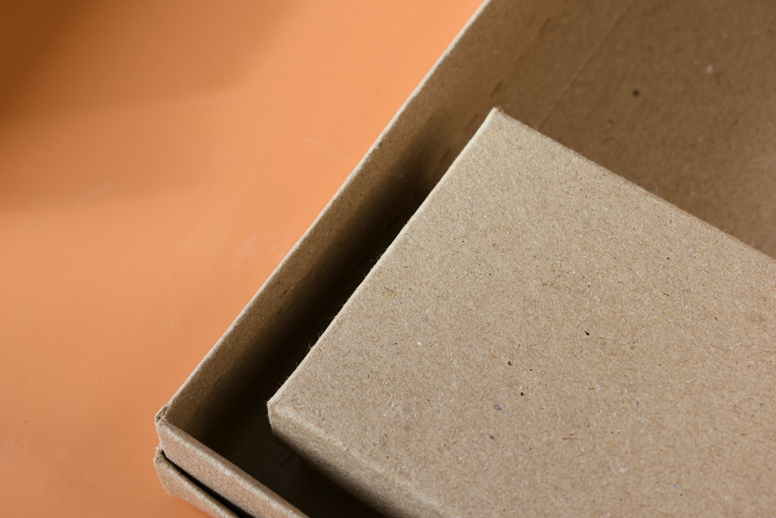 Günstiger einkaufen: Wie Schweizer Gewerbe Versandkosten bei deutschen Lieferanten sparen können